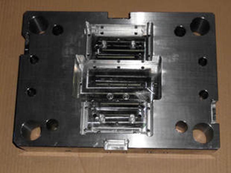 台前精密塑料模-06